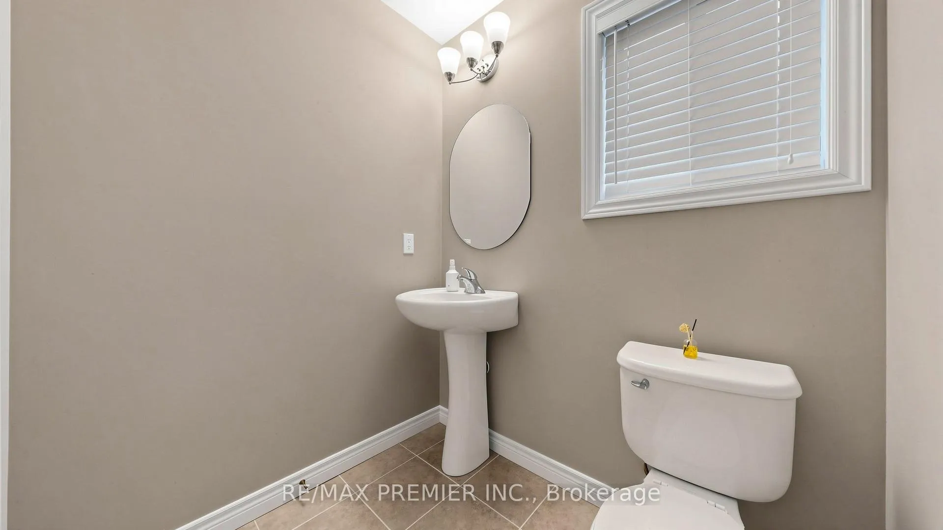 Photo 21 of 11 Arnold Crescent, Essa, Angus — HOMEH