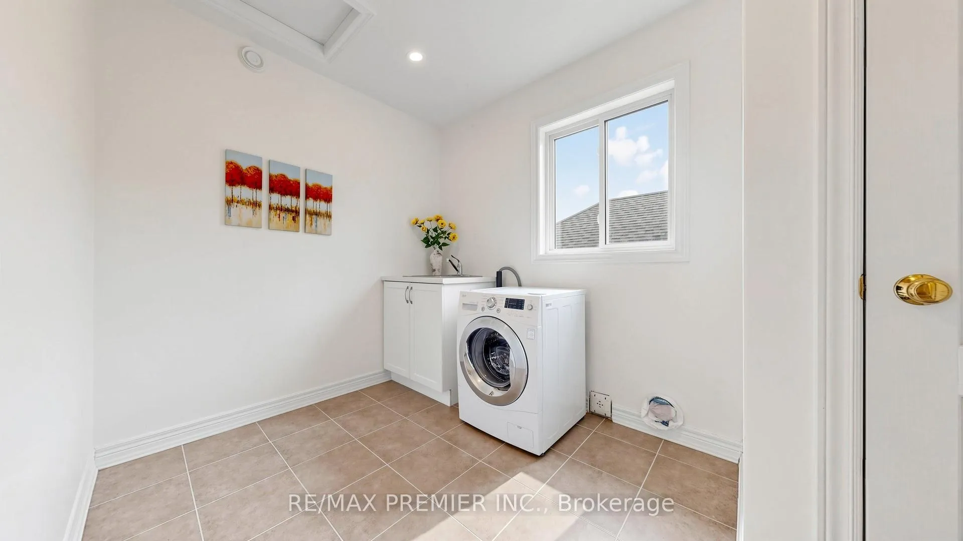 Photo 37 of 11 Arnold Crescent, Essa, Angus — HOMEH