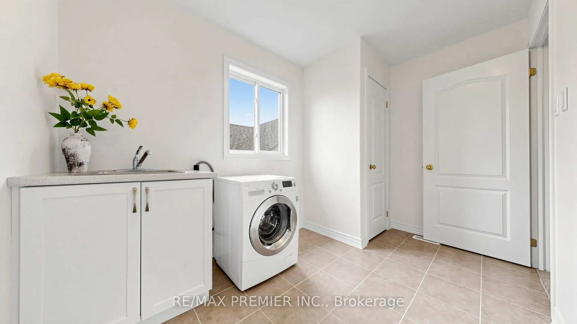 Photo 38 of 11 Arnold Crescent, Essa, Angus — HOMEH