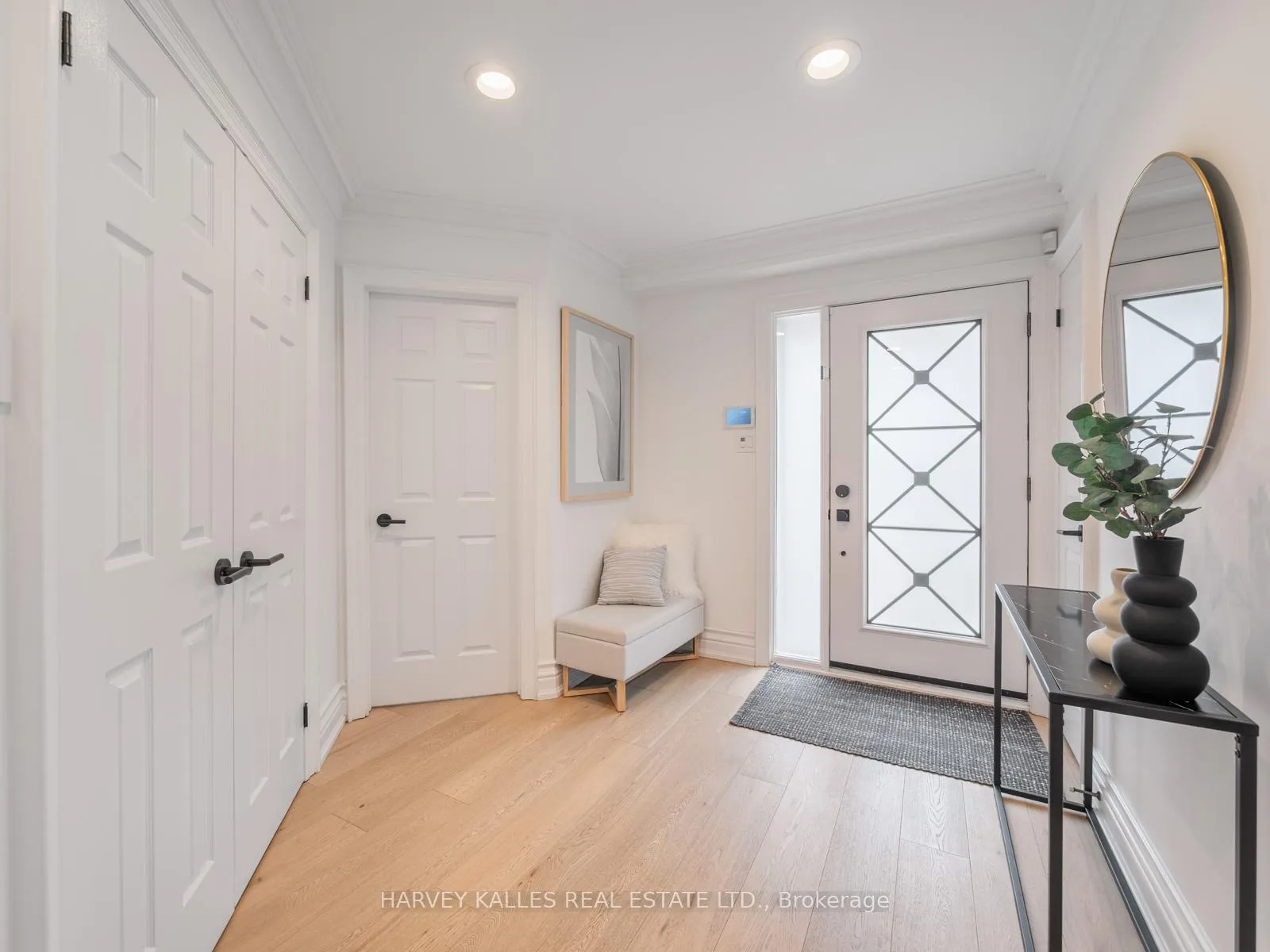 Photo 2 of 431 Douglas Avenue, Toronto, Bedford Park-Nortown — HOMEH