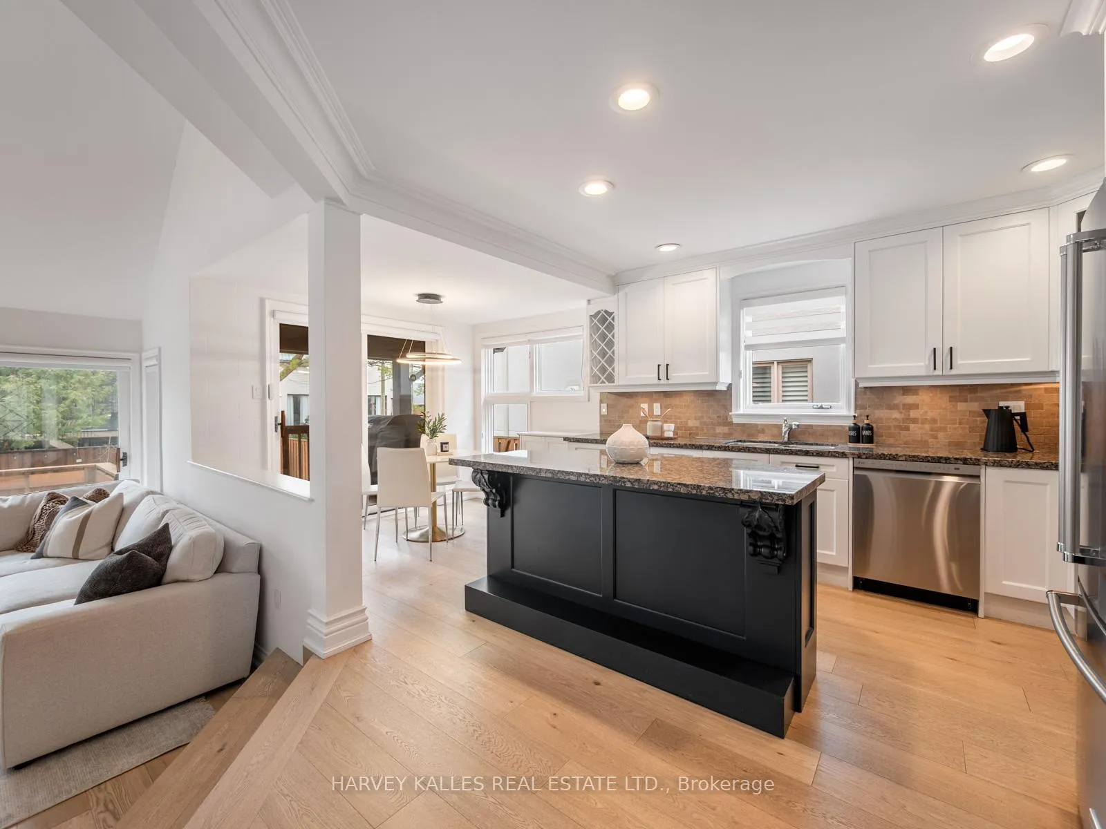 Photo 11 of 431 Douglas Avenue, Toronto, Bedford Park-Nortown — HOMEH