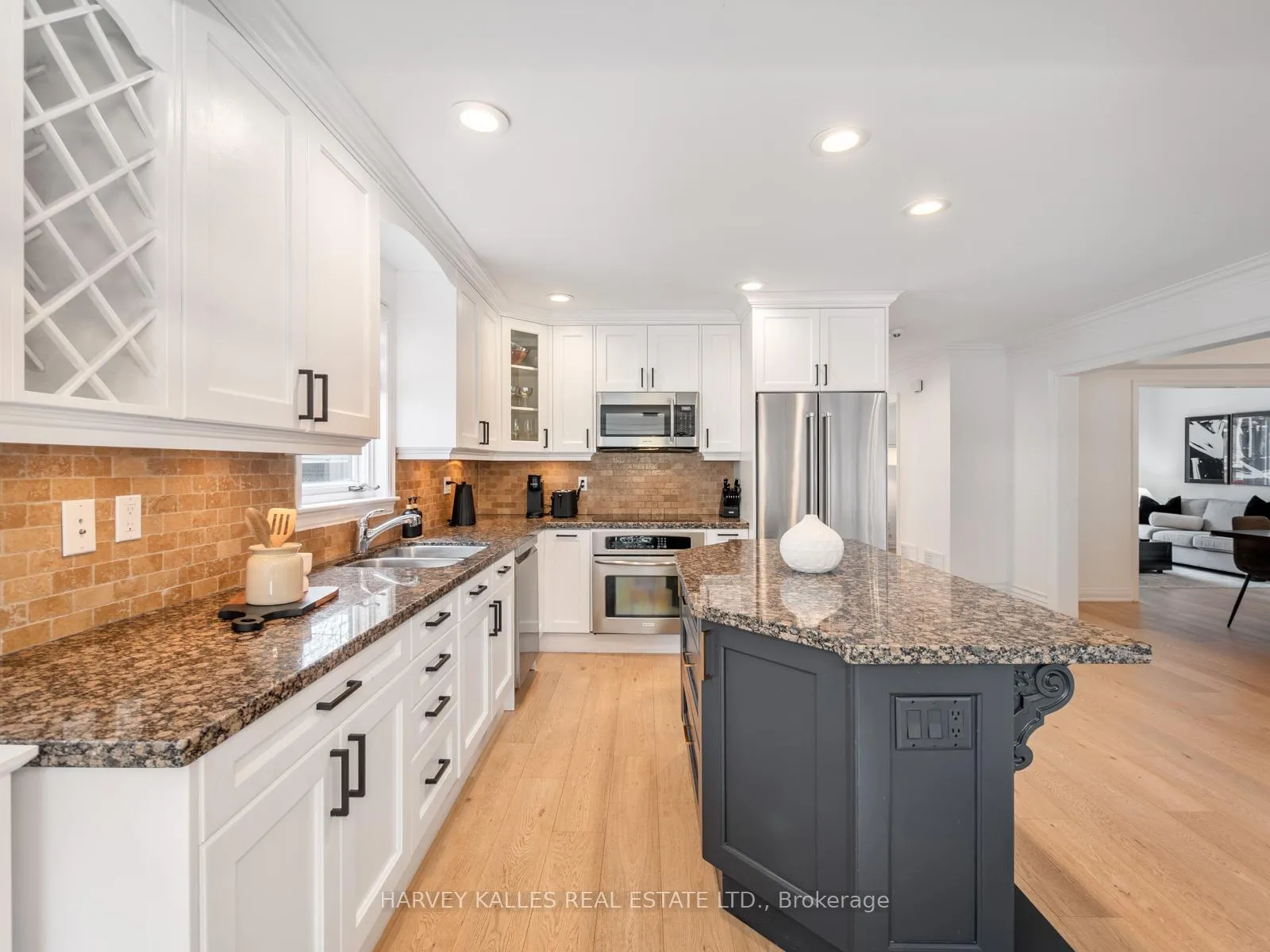 Photo 12 of 431 Douglas Avenue, Toronto, Bedford Park-Nortown — HOMEH