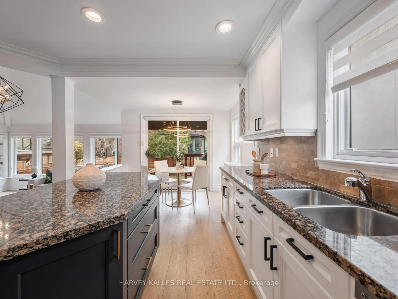 Photo 14 of 431 Douglas Avenue, Toronto, Bedford Park-Nortown — HOMEH