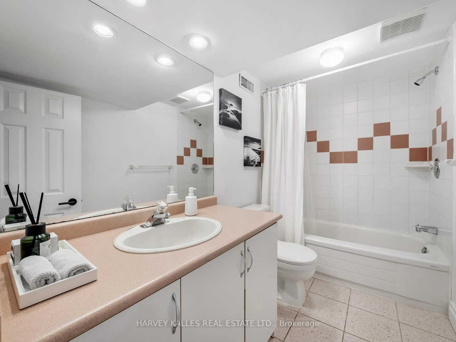 Photo 30 of 431 Douglas Avenue, Toronto, Bedford Park-Nortown — HOMEH