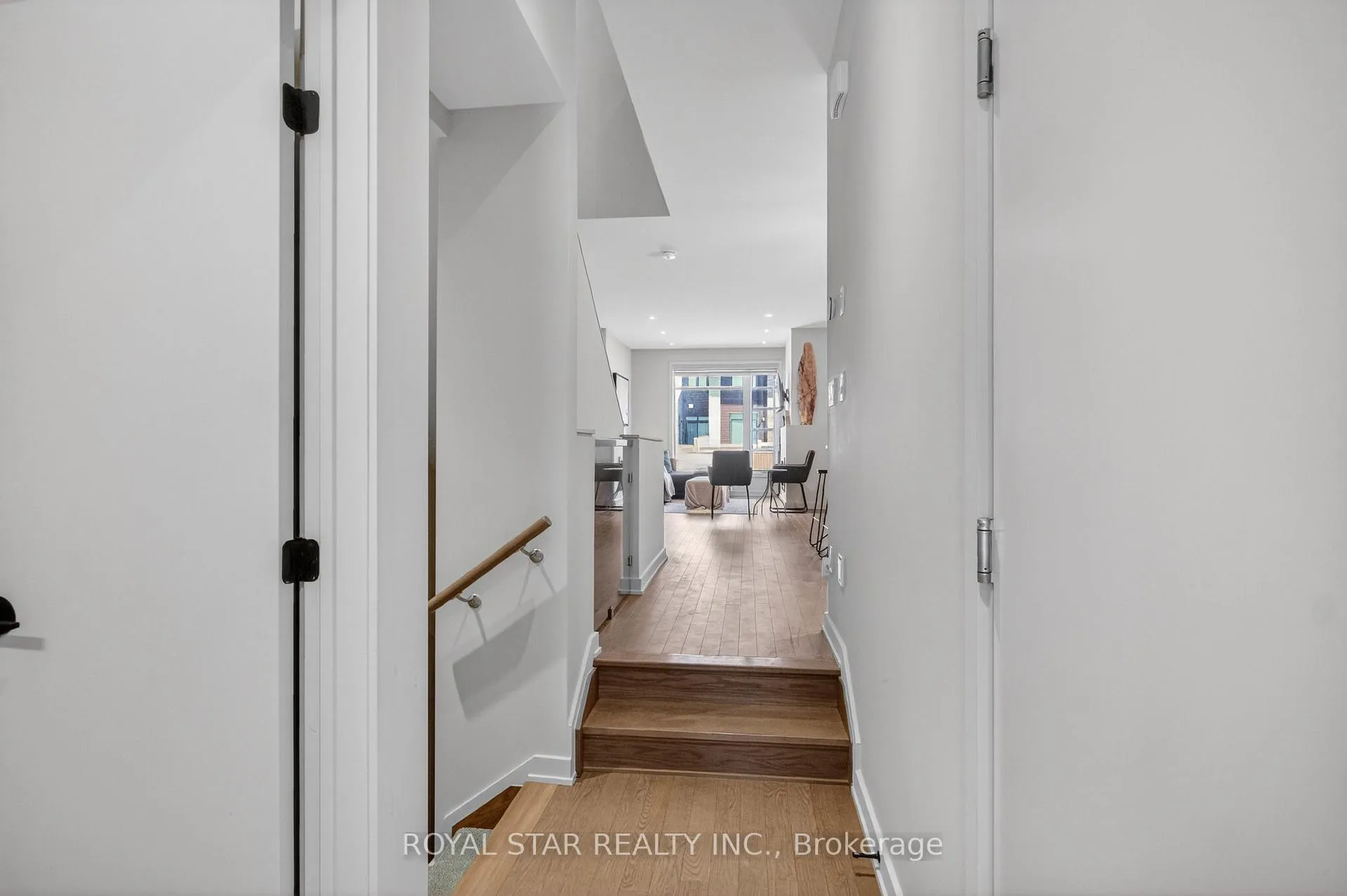 Photo 8 of 1033 Eider Street, Ottawa, Riverside South/Gloucester Glen — HOMEH
