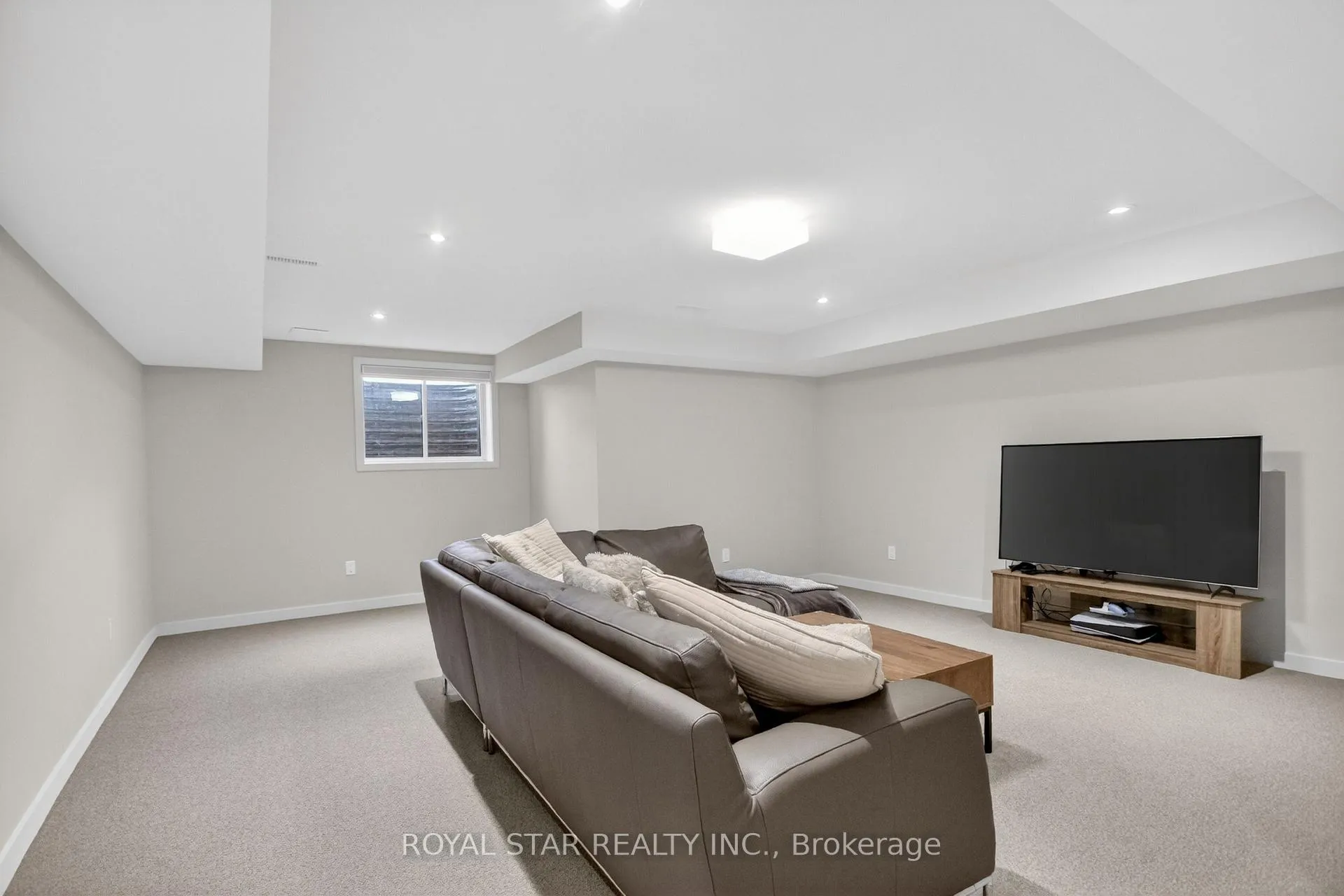 Photo 34 of 1033 Eider Street, Ottawa, Riverside South/Gloucester Glen — HOMEH