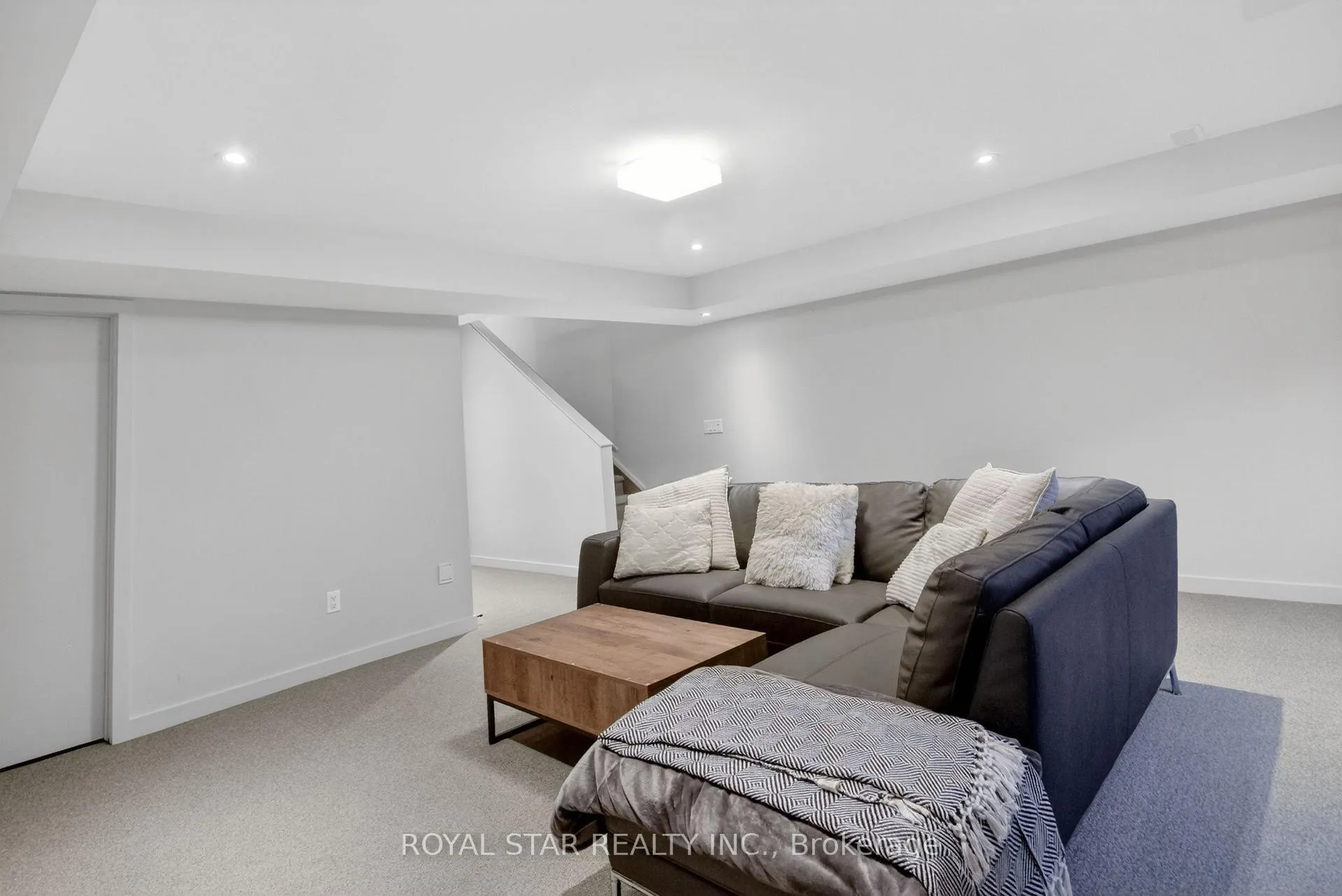Photo 38 of 1033 Eider Street, Ottawa, Riverside South/Gloucester Glen — HOMEH