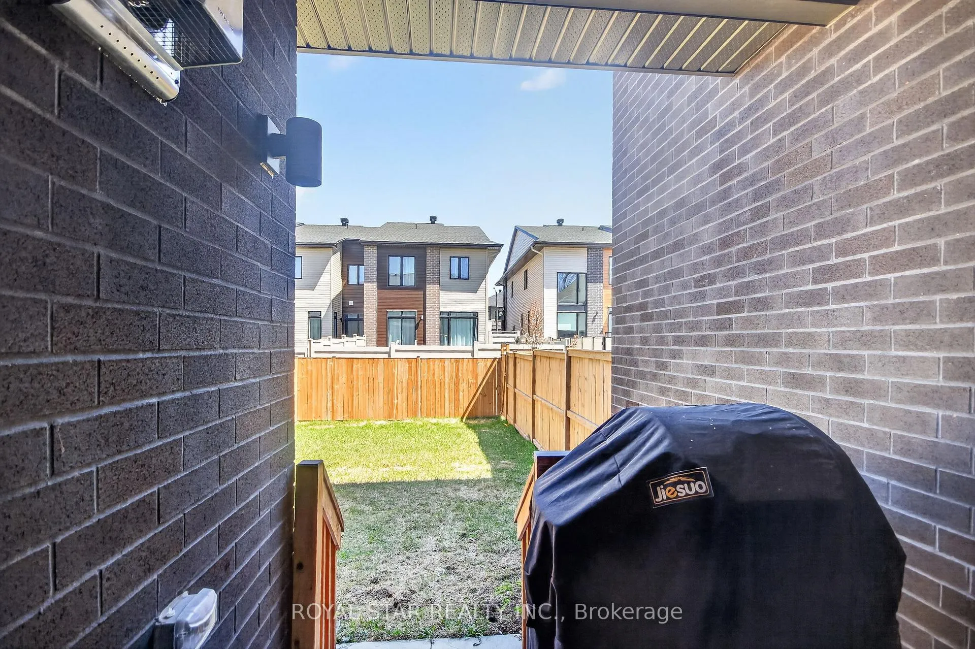 Photo 39 of 1033 Eider Street, Ottawa, Riverside South/Gloucester Glen — HOMEH