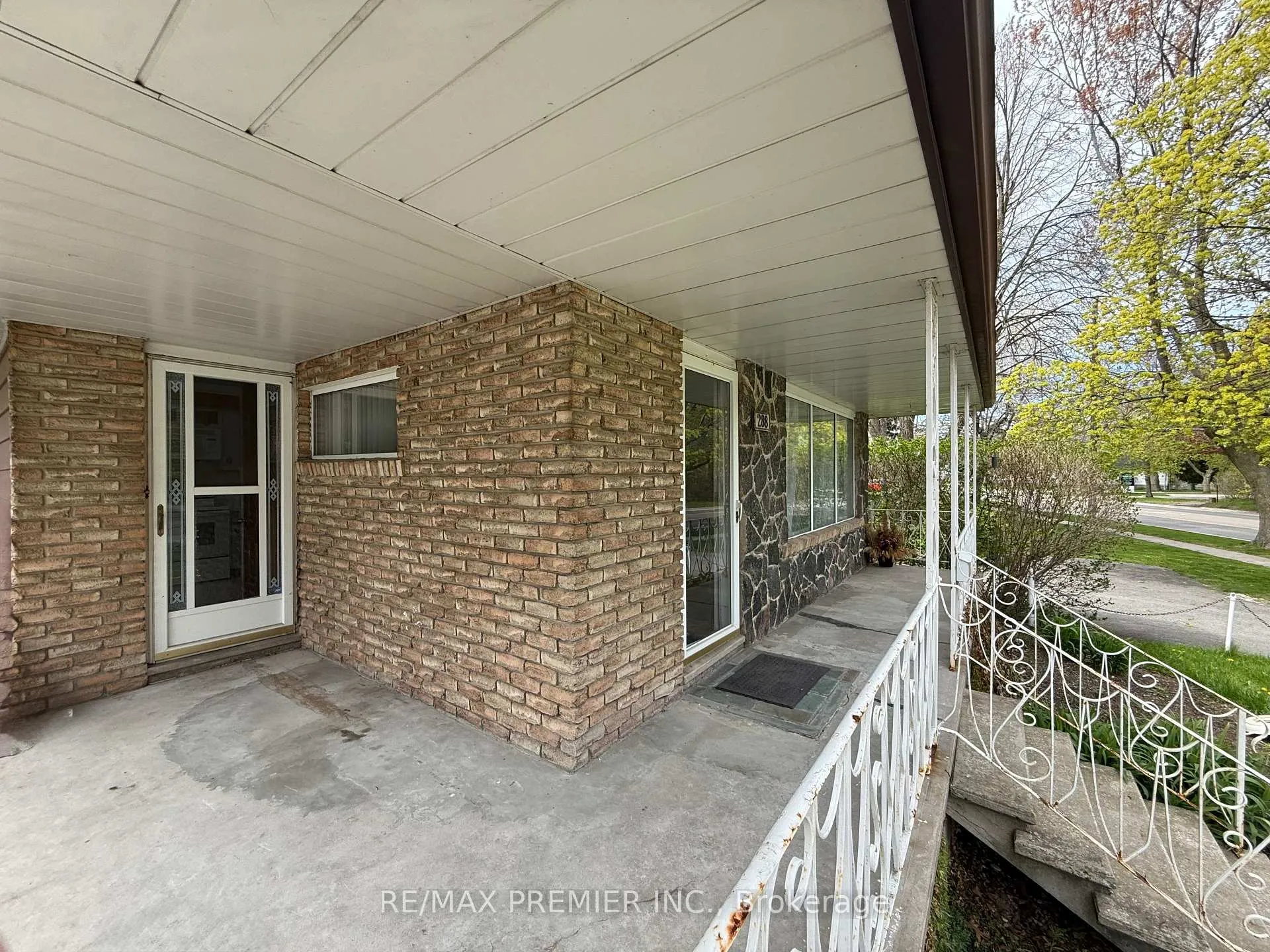 Front of Unit Main Floor, 288 Scott Street