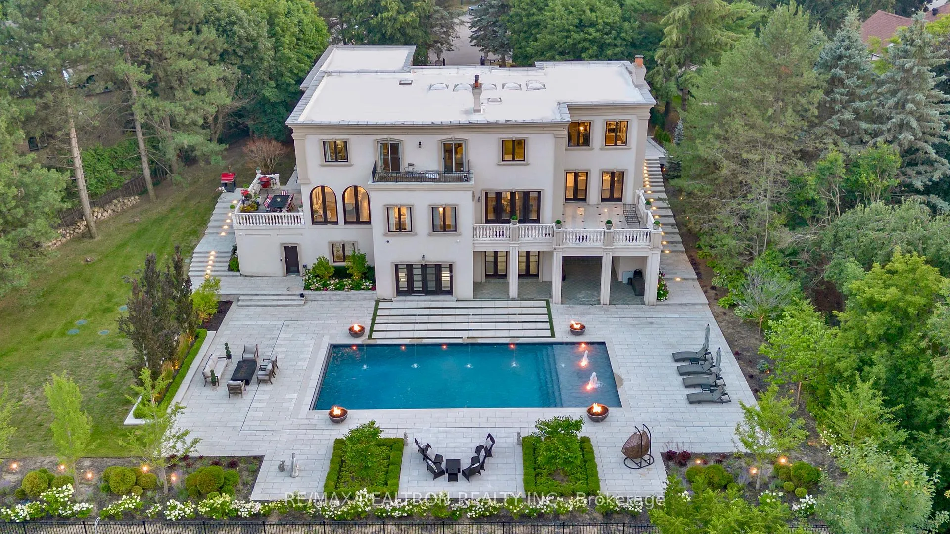 Photo 3 of 59 Macamo Court, Vaughan, Rural Vaughan — HOMEH