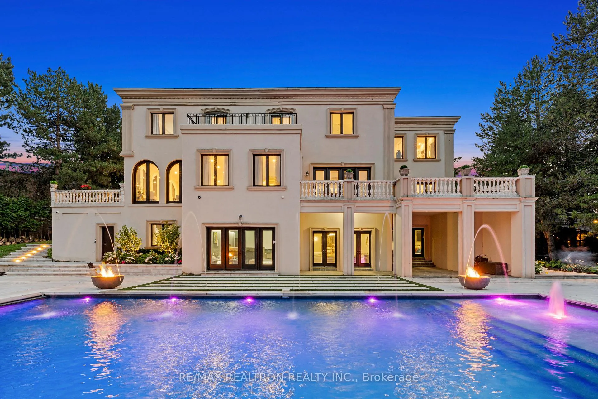 Photo 5 of 59 Macamo Court, Vaughan, Rural Vaughan — HOMEH
