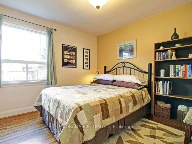 Photo 7 of 34 Agar Crescent, Etobicoke, Islington-City Centre West — HOMEH
