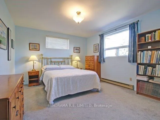 Photo 9 of 34 Agar Crescent, Etobicoke, Islington-City Centre West — HOMEH
