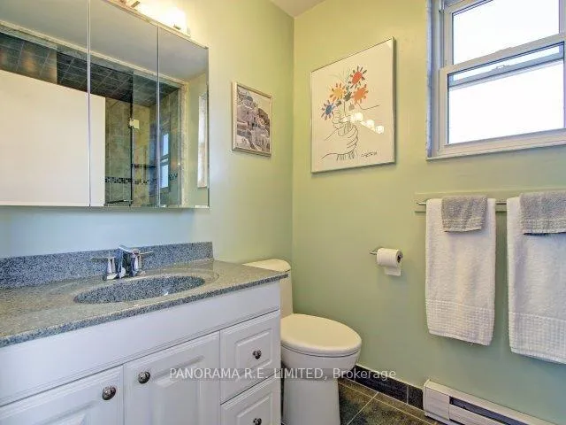 Photo 11 of 34 Agar Crescent, Etobicoke, Islington-City Centre West — HOMEH