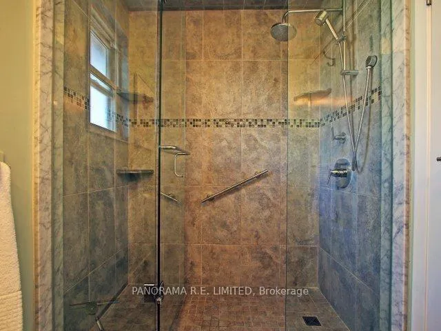 Photo 12 of 34 Agar Crescent, Etobicoke, Islington-City Centre West — HOMEH