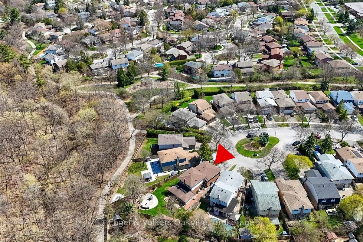 Photo 2 of 1223 Hudson Place, Oakville, Falgarwood — HOMEH