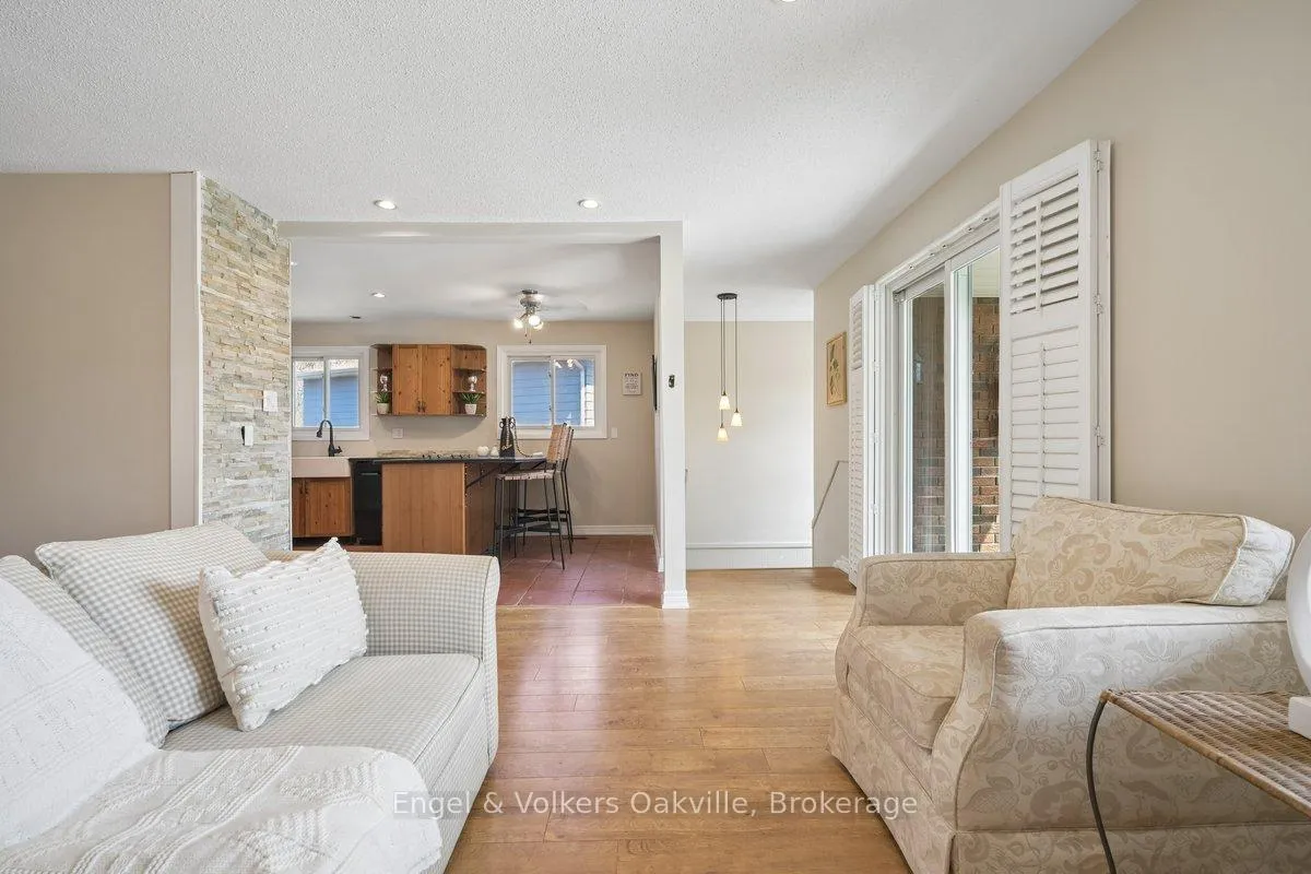 Photo 8 of 1223 Hudson Place, Oakville, Falgarwood — HOMEH