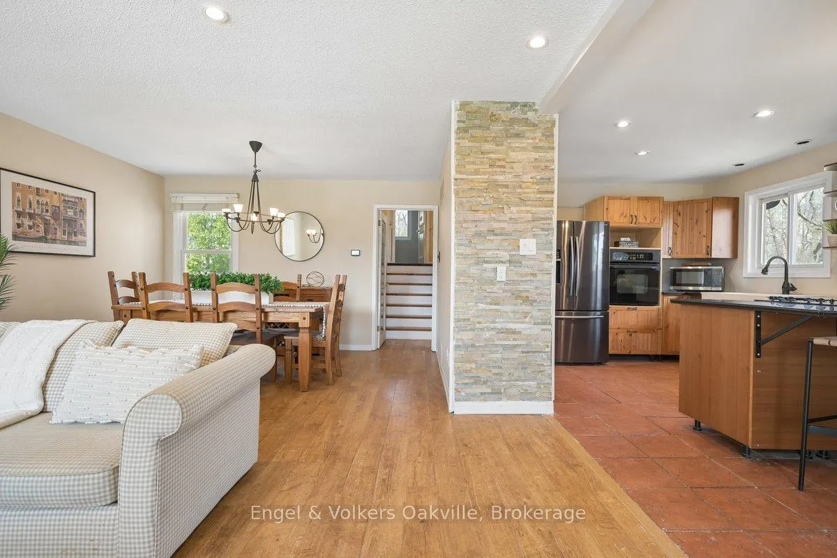 Photo 10 of 1223 Hudson Place, Oakville, Falgarwood — HOMEH