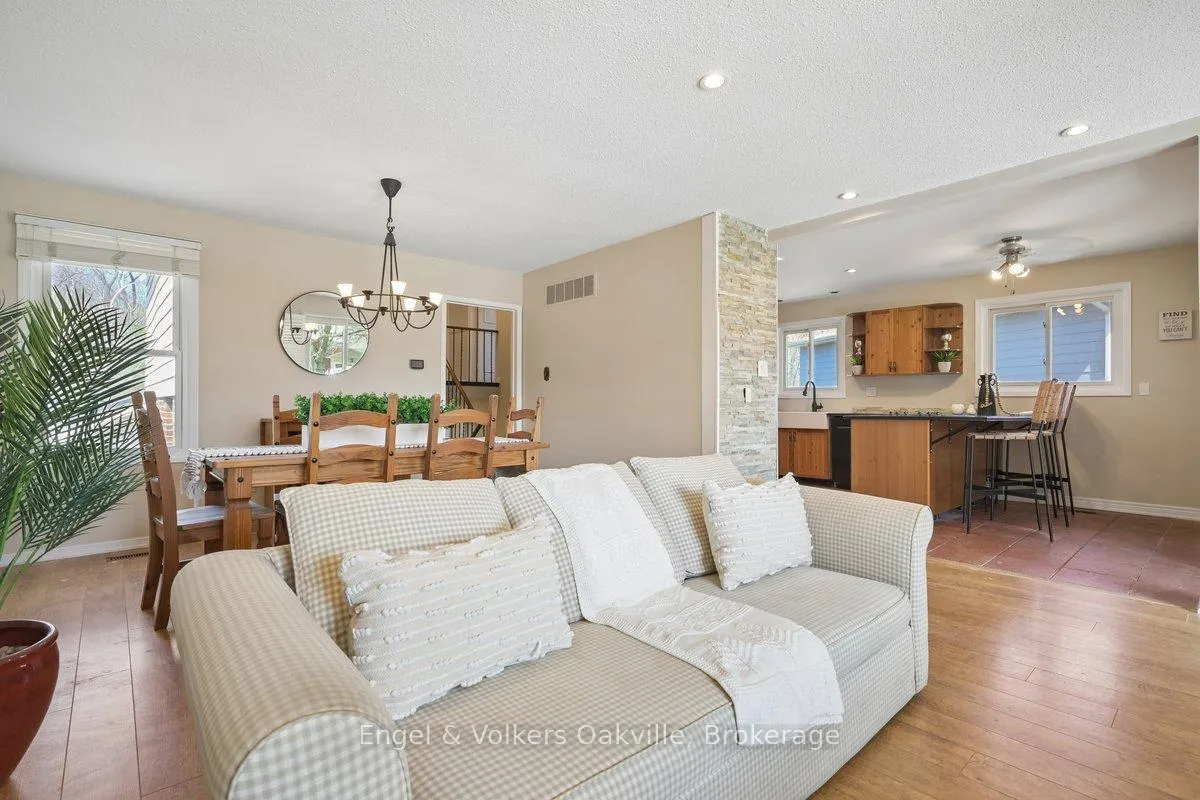 Photo 11 of 1223 Hudson Place, Oakville, Falgarwood — HOMEH