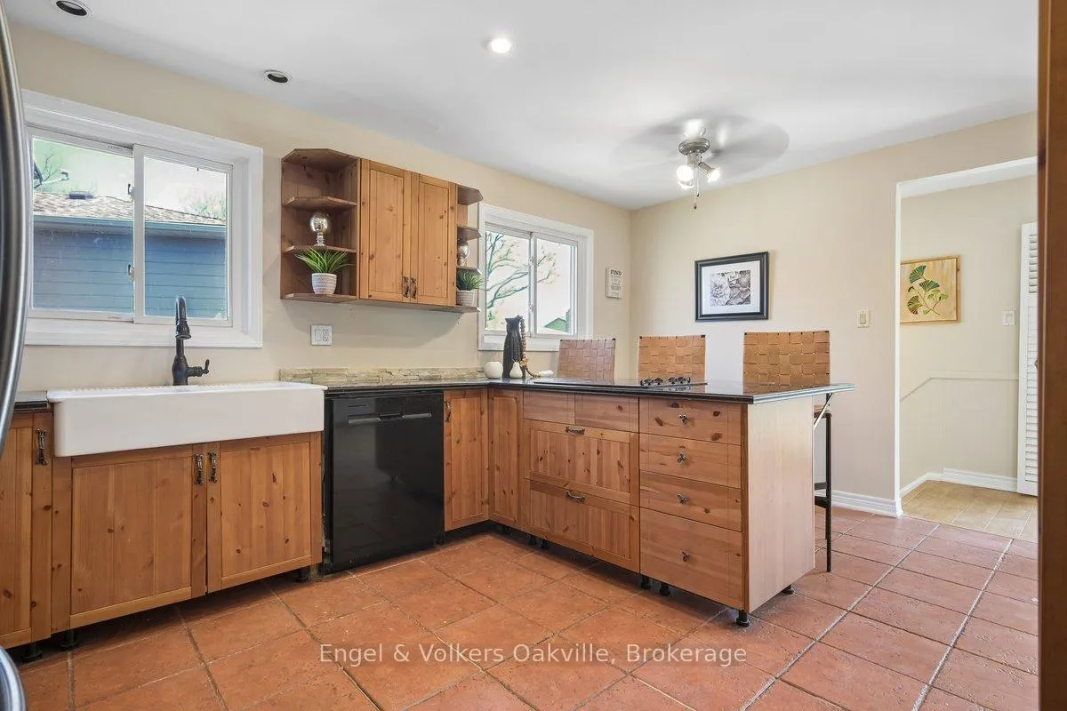 Photo 13 of 1223 Hudson Place, Oakville, Falgarwood — HOMEH