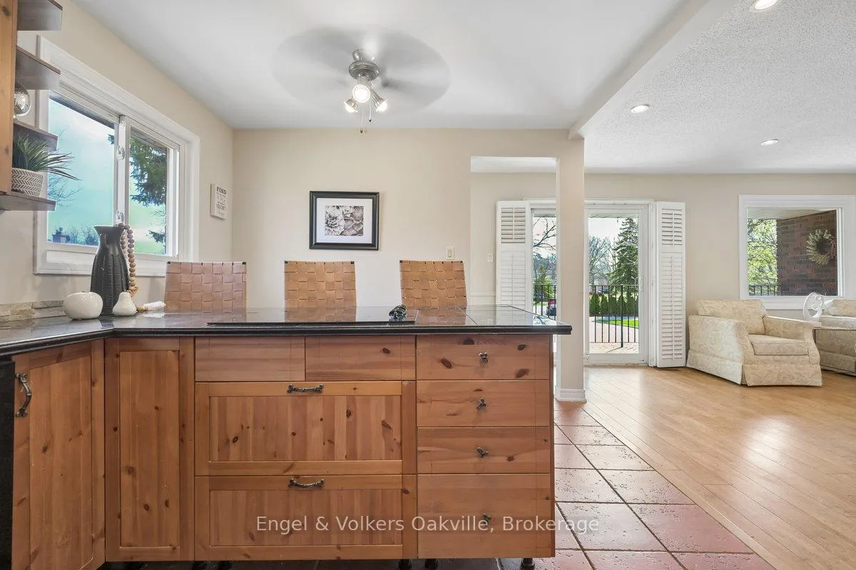 Photo 14 of 1223 Hudson Place, Oakville, Falgarwood — HOMEH
