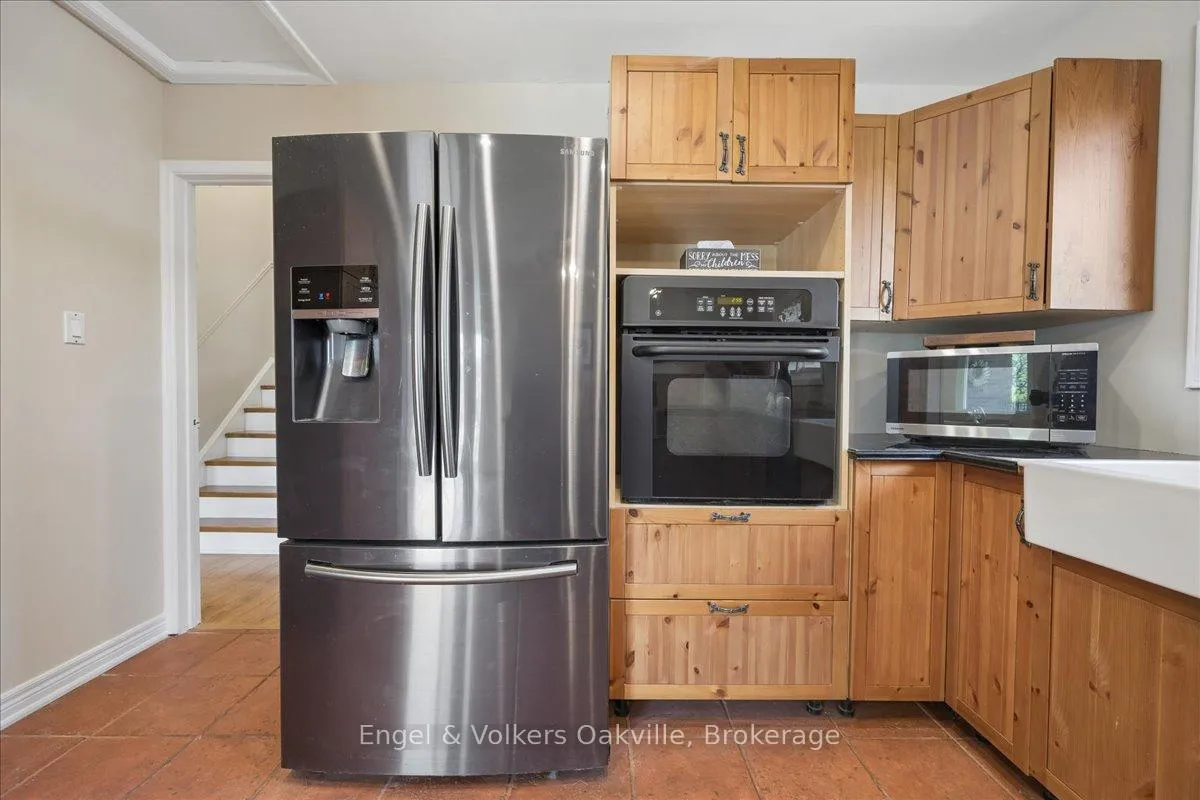 Photo 16 of 1223 Hudson Place, Oakville, Falgarwood — HOMEH