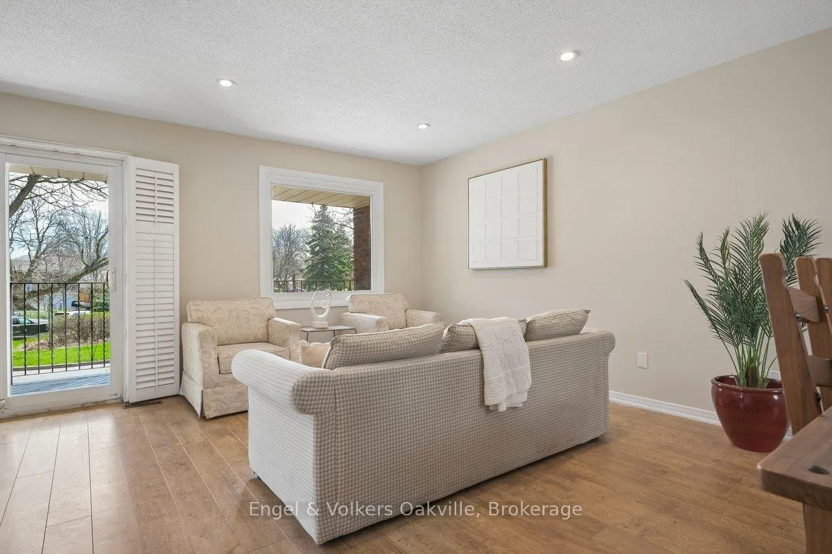 Photo 17 of 1223 Hudson Place, Oakville, Falgarwood — HOMEH