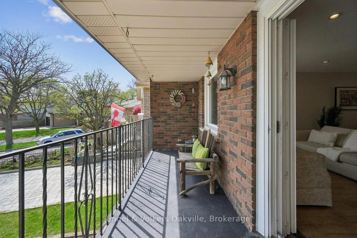 Photo 21 of 1223 Hudson Place, Oakville, Falgarwood — HOMEH