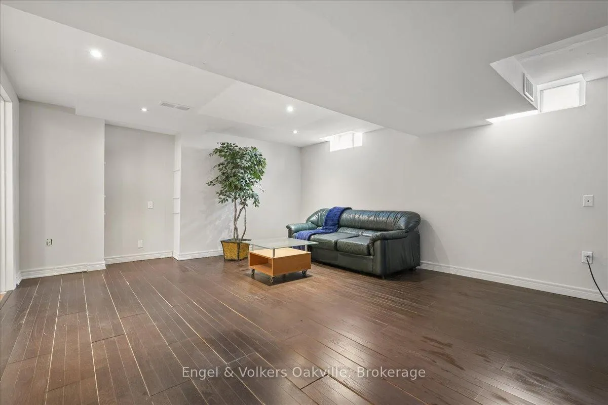 Photo 34 of 1223 Hudson Place, Oakville, Falgarwood — HOMEH