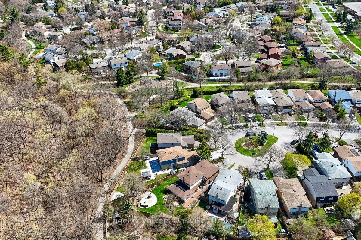 Photo 44 of 1223 Hudson Place, Oakville, Falgarwood — HOMEH