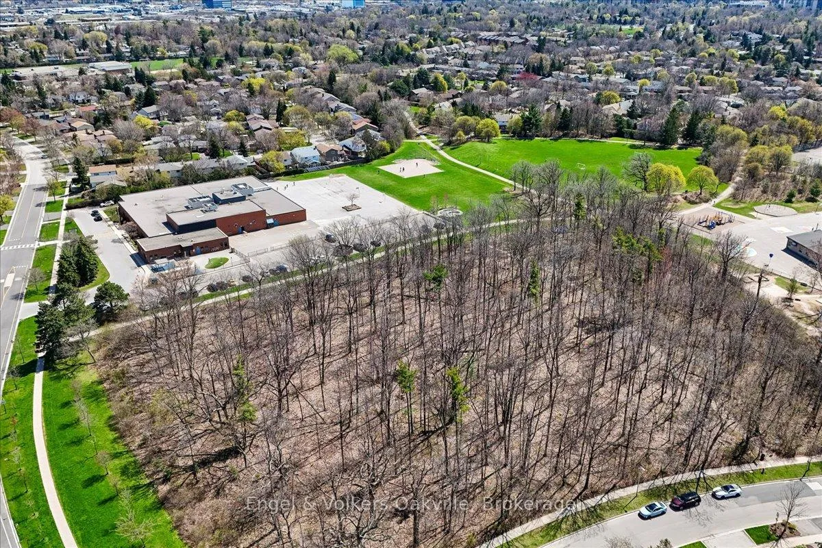 Photo 49 of 1223 Hudson Place, Oakville, Falgarwood — HOMEH