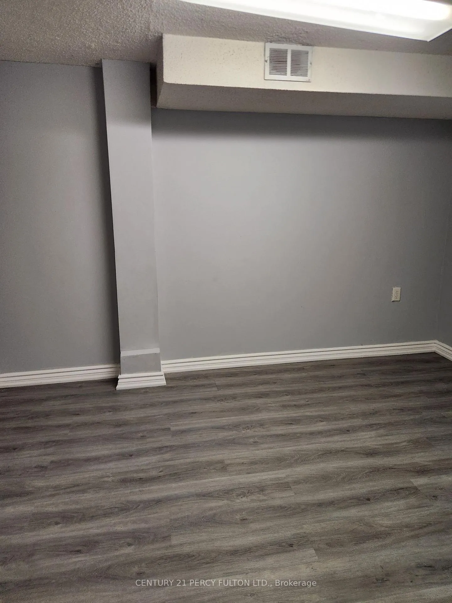 Photo 3 of 43 Chadwick Drive, Ajax, Central — HOMEH