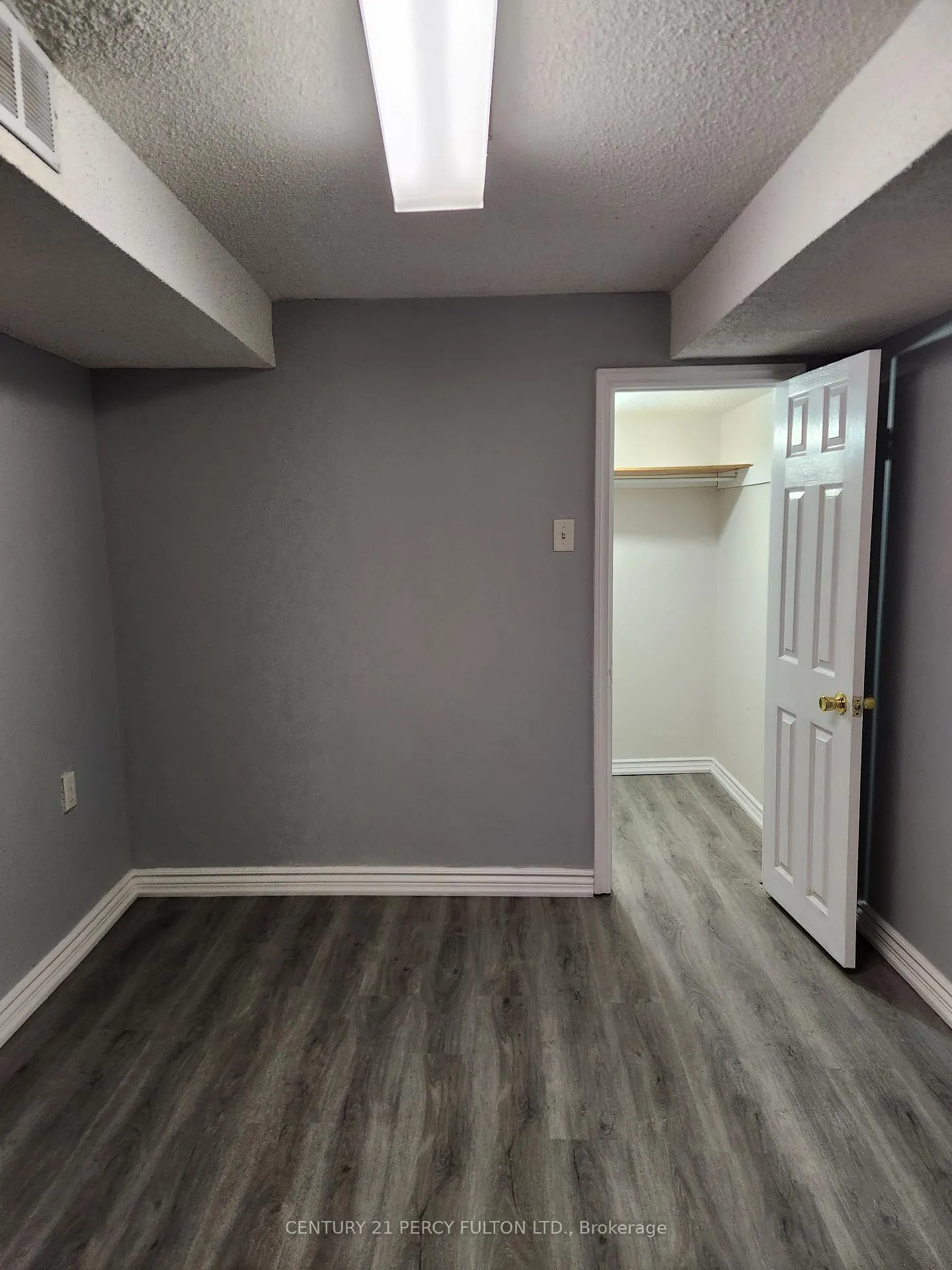 Photo 4 of 43 Chadwick Drive, Ajax, Central — HOMEH