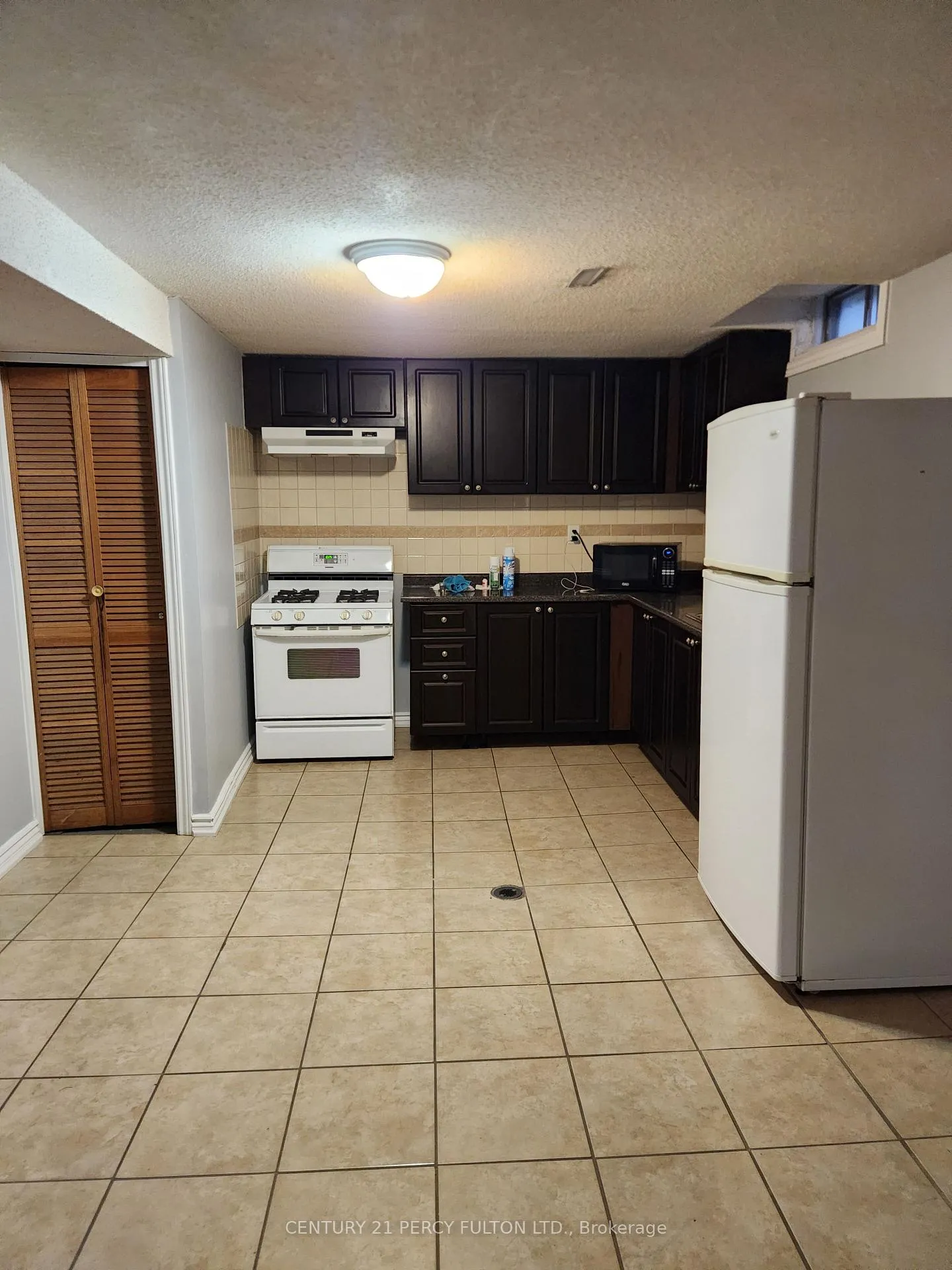 Photo 8 of 43 Chadwick Drive, Ajax, Central — HOMEH