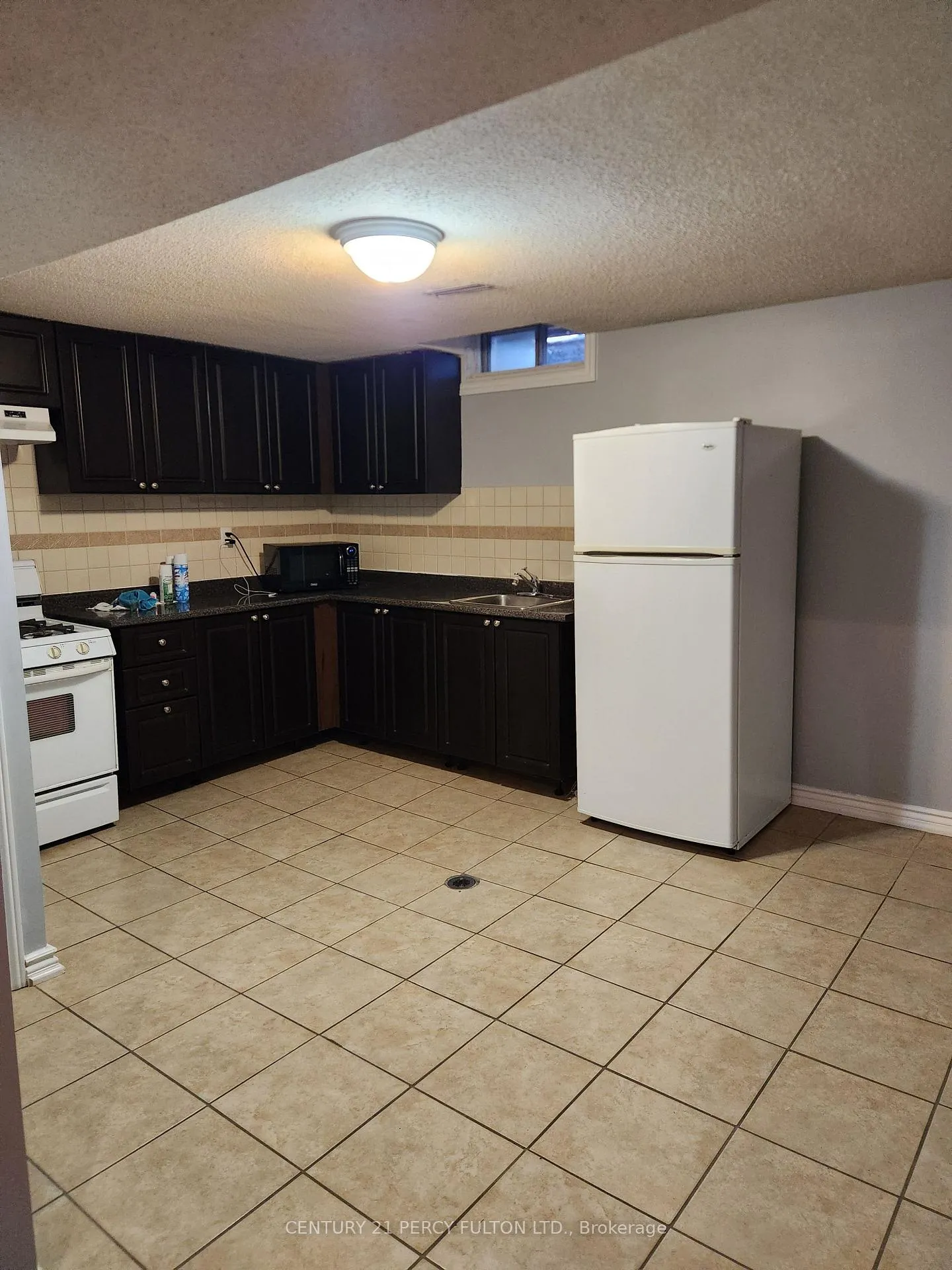 Photo 10 of 43 Chadwick Drive, Ajax, Central — HOMEH