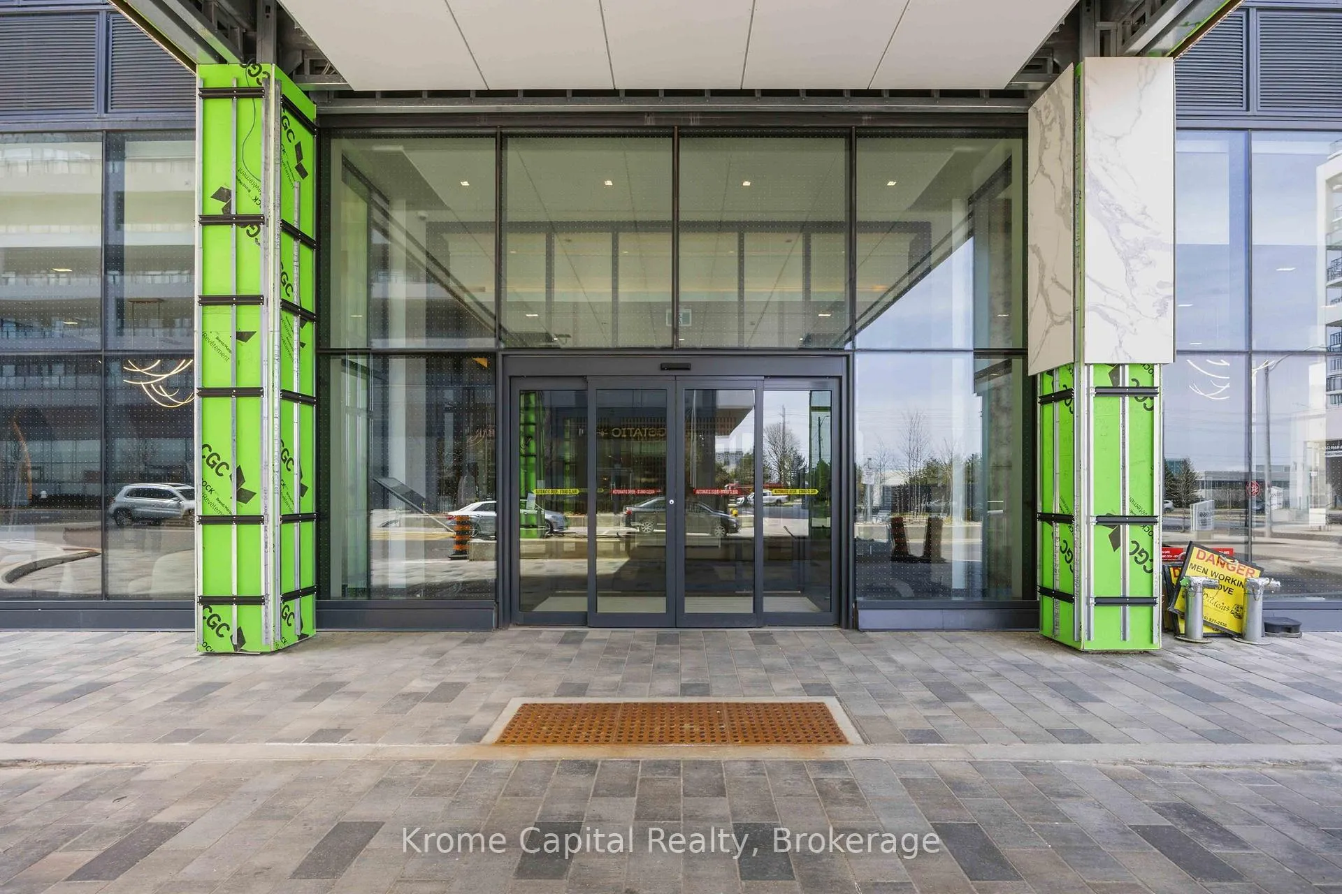 Photo 2 of Unit 2002, 27 Korda Gate, Vaughan, Vellore Village — HOMEH