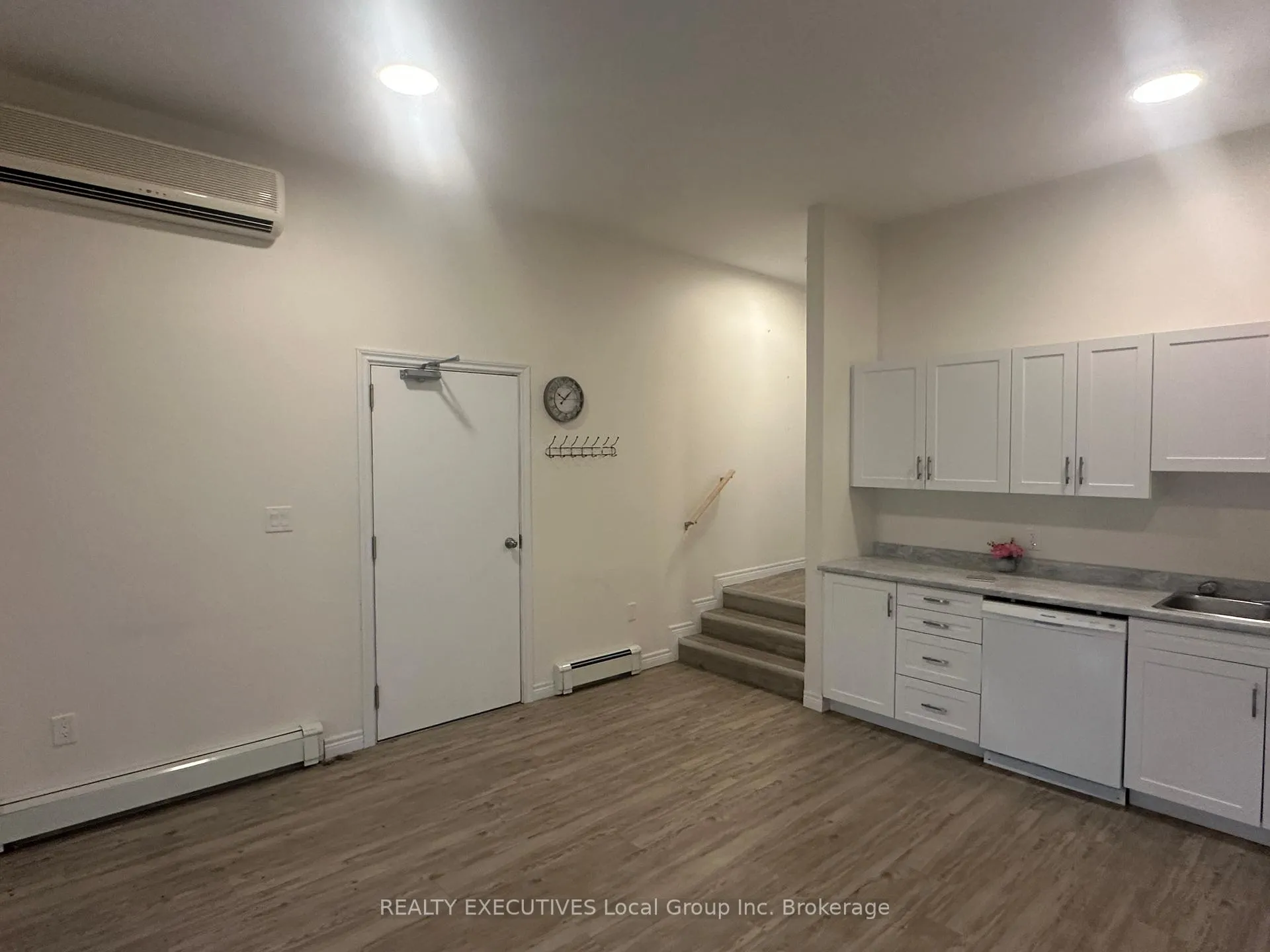 Photo 15 of 272 First Avenue W, North Bay, Central — HOMEH