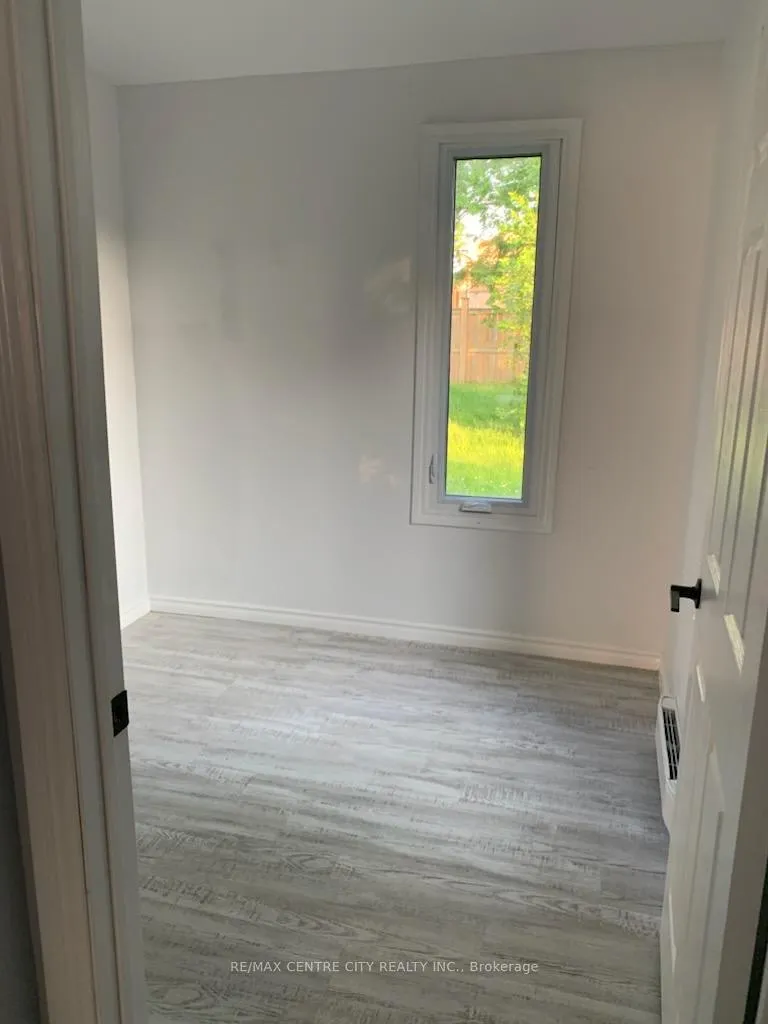 Photo 5 of 1119 Melsandra Avenue, London, East A — HOMEH