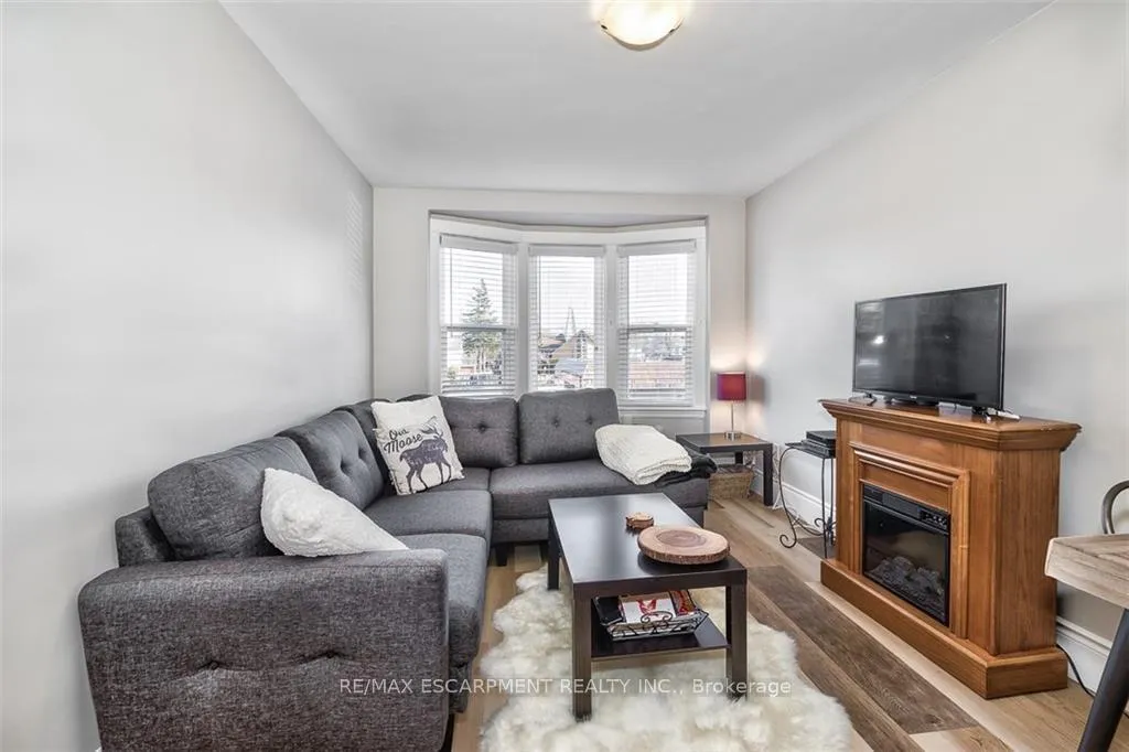 Photo 6 of 144 Ottawa Street S, Hamilton, Delta — HOMEH