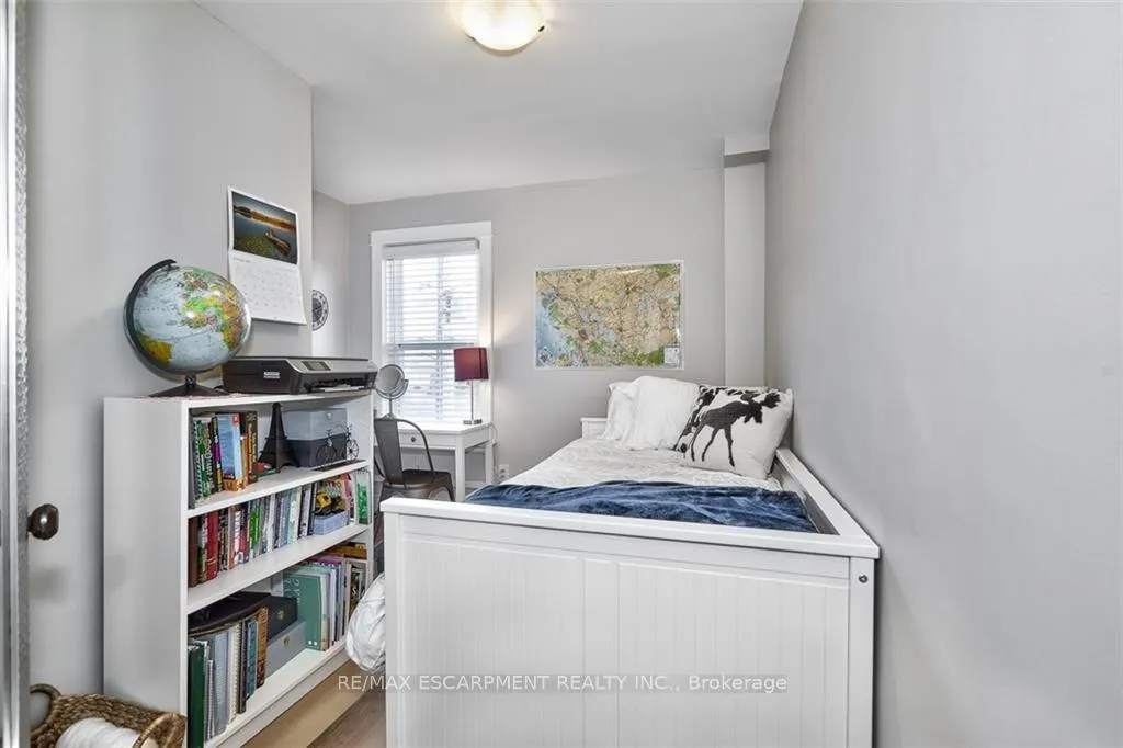 Photo 7 of 144 Ottawa Street S, Hamilton, Delta — HOMEH
