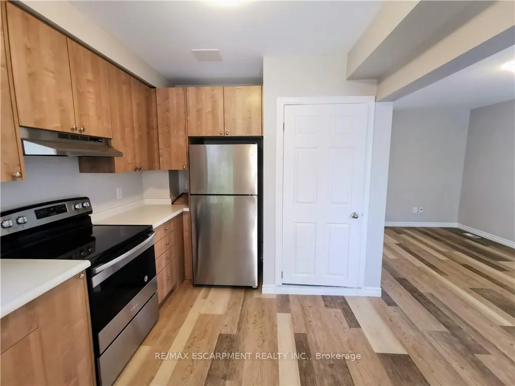 Photo 13 of 144 Ottawa Street S, Hamilton, Delta — HOMEH