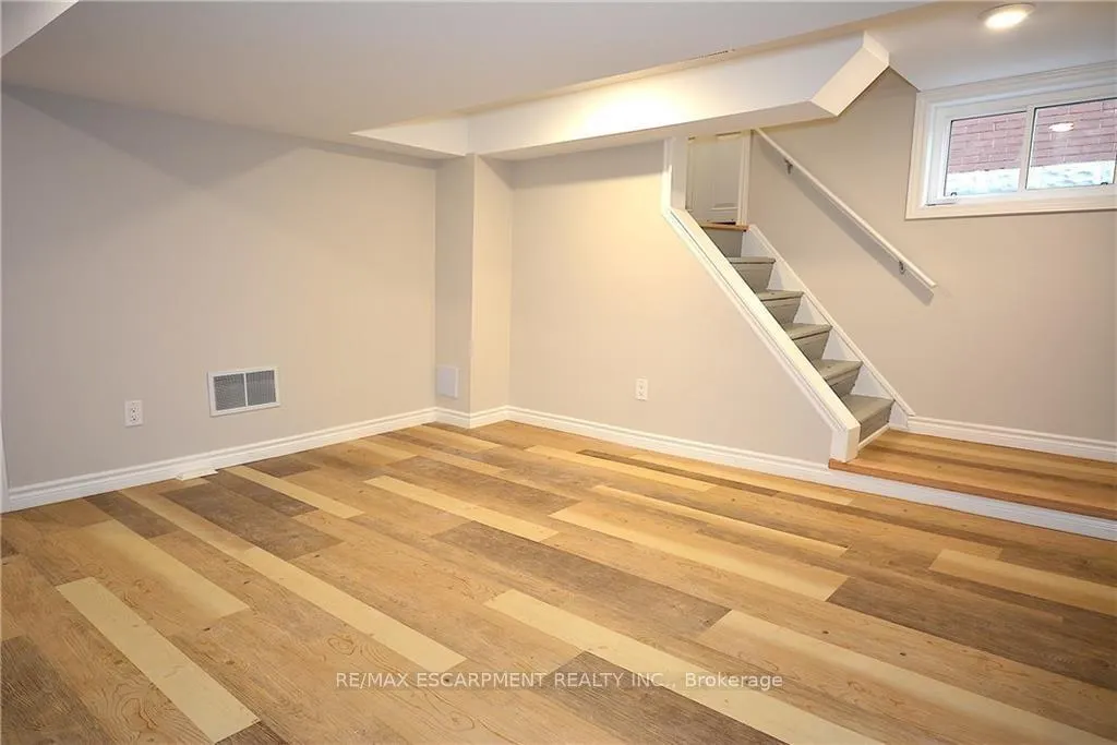 Photo 24 of 144 Ottawa Street S, Hamilton, Delta — HOMEH