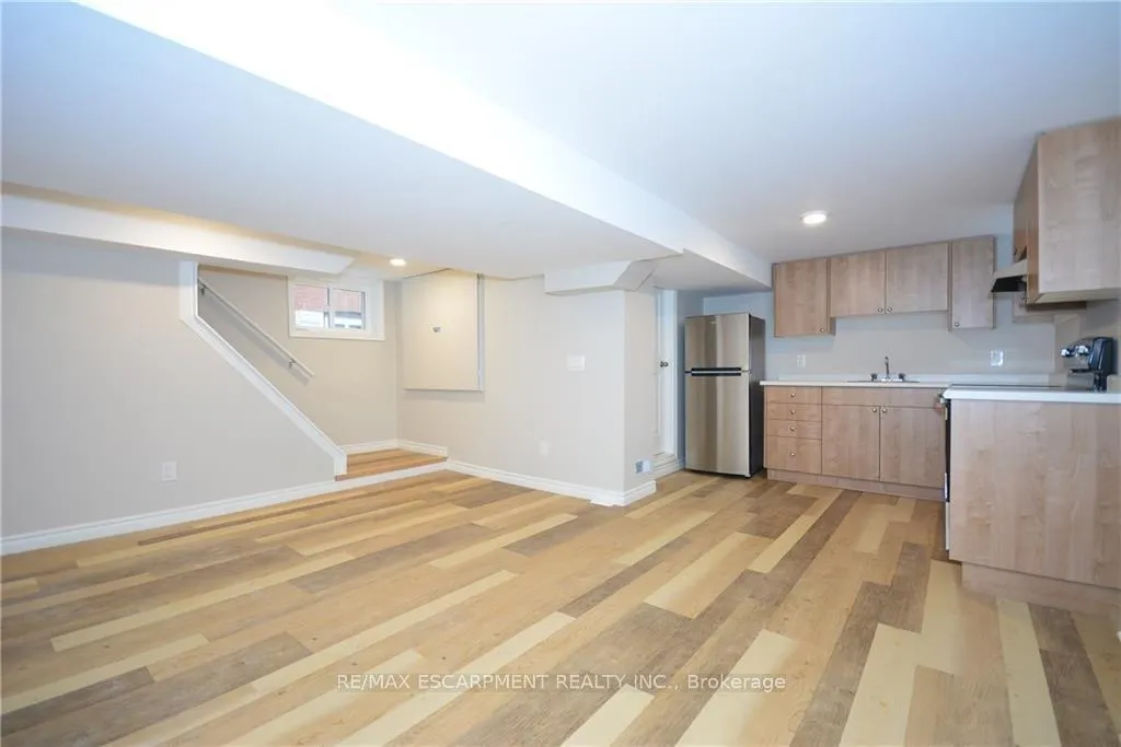 Photo 25 of 144 Ottawa Street S, Hamilton, Delta — HOMEH
