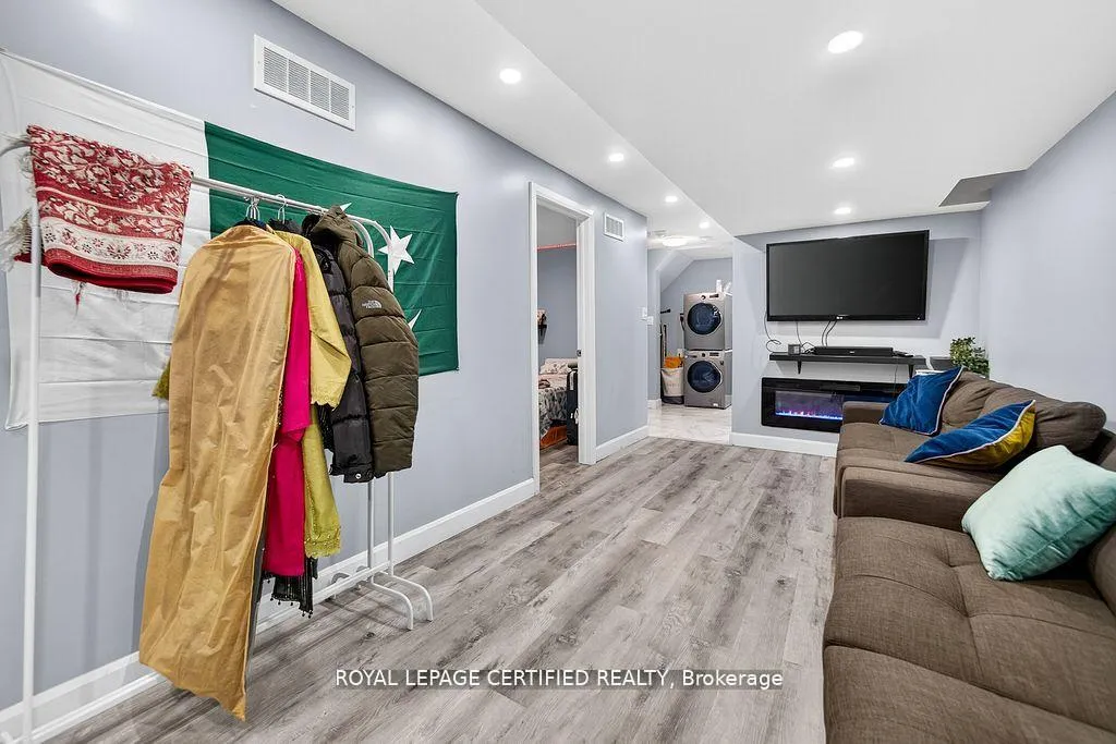 Photo 41 of 497 Downes Jackson Heights, Milton, Harrison — HOMEH