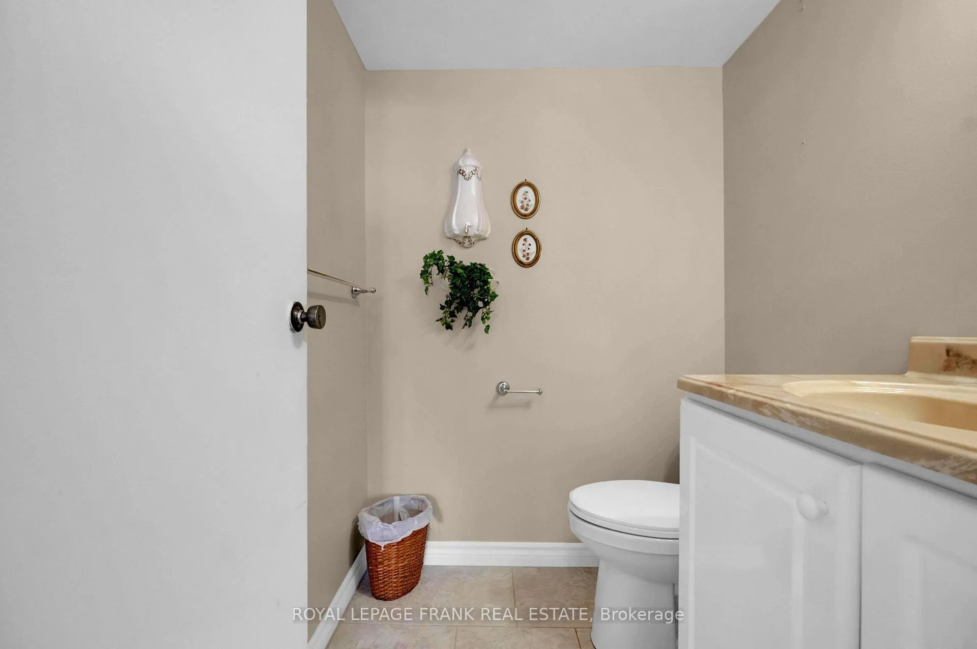 Photo 17 of Unit 1103, 55 William Street E, Oshawa, O'Neill — HOMEH