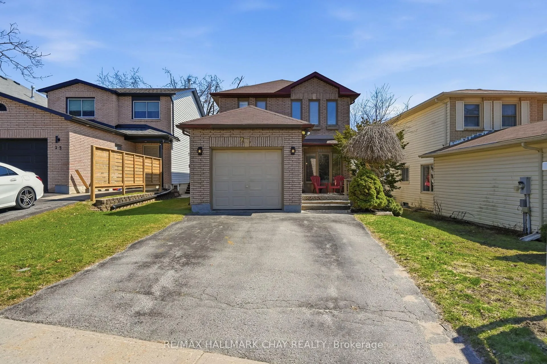 Photo 1 of 21 Carr Drive, Barrie, Letitia Heights — HOMEH