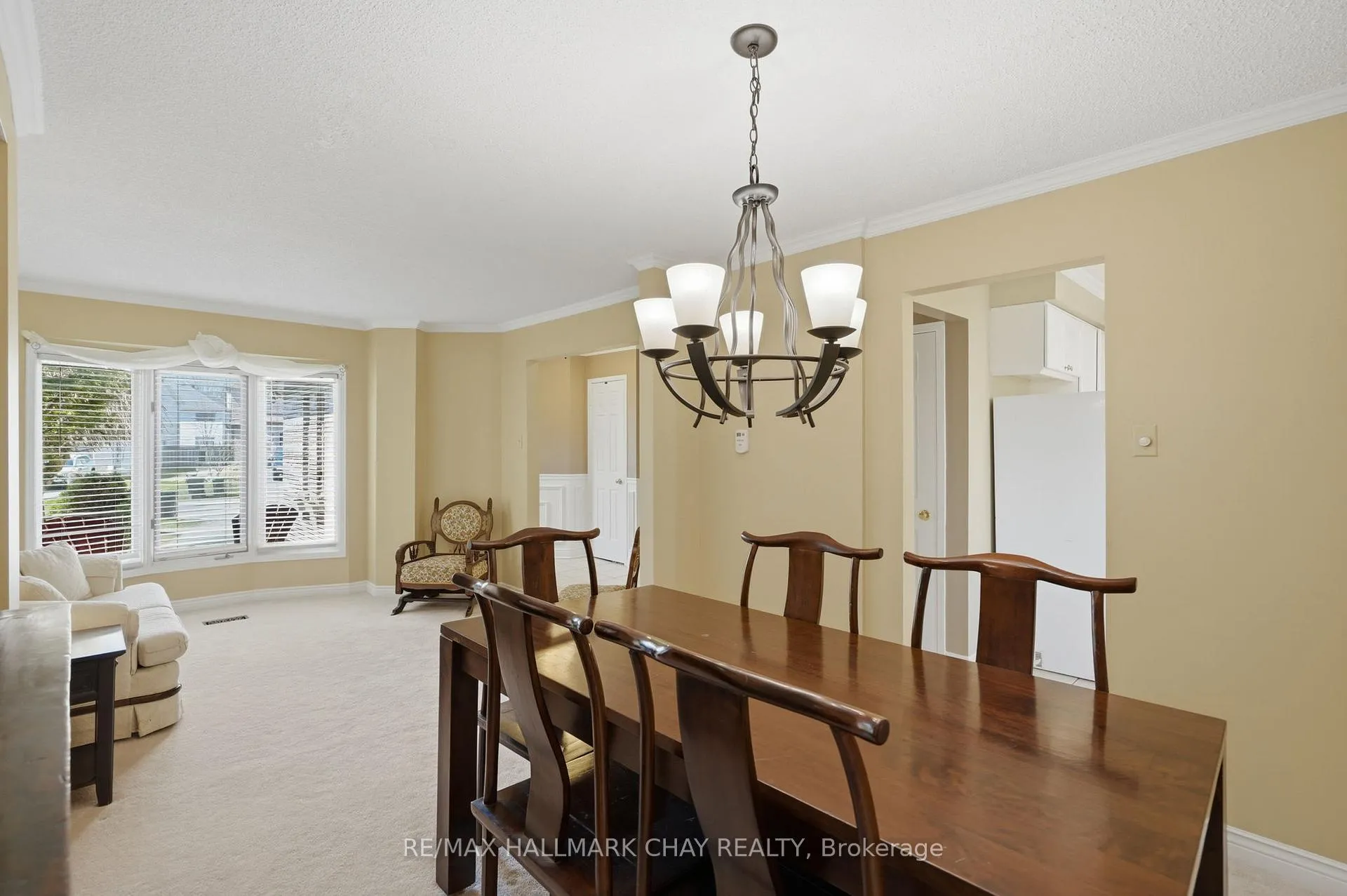 Photo 10 of 21 Carr Drive, Barrie, Letitia Heights — HOMEH