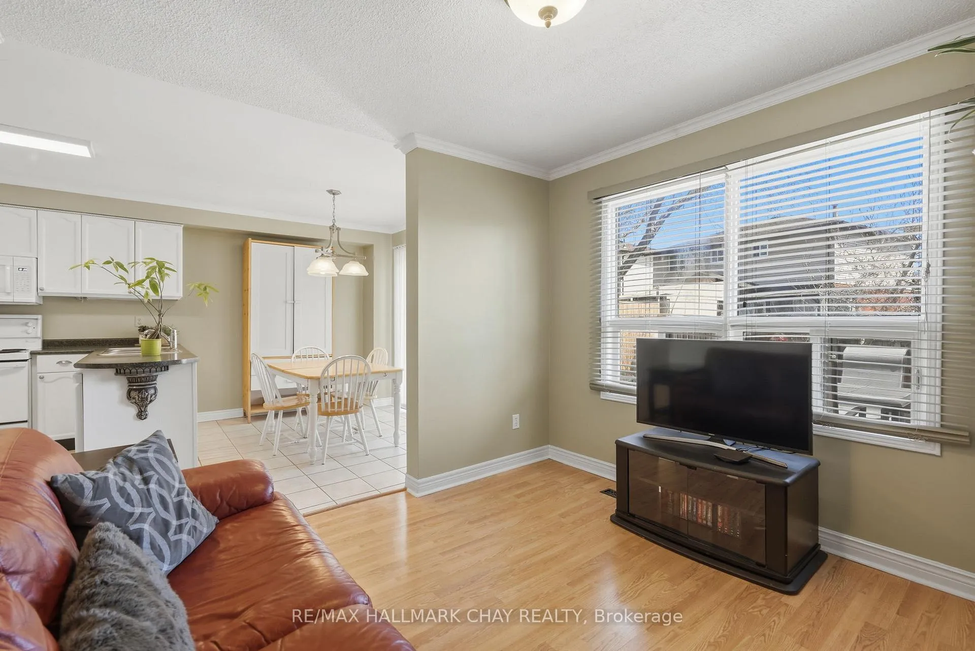 Photo 17 of 21 Carr Drive, Barrie, Letitia Heights — HOMEH