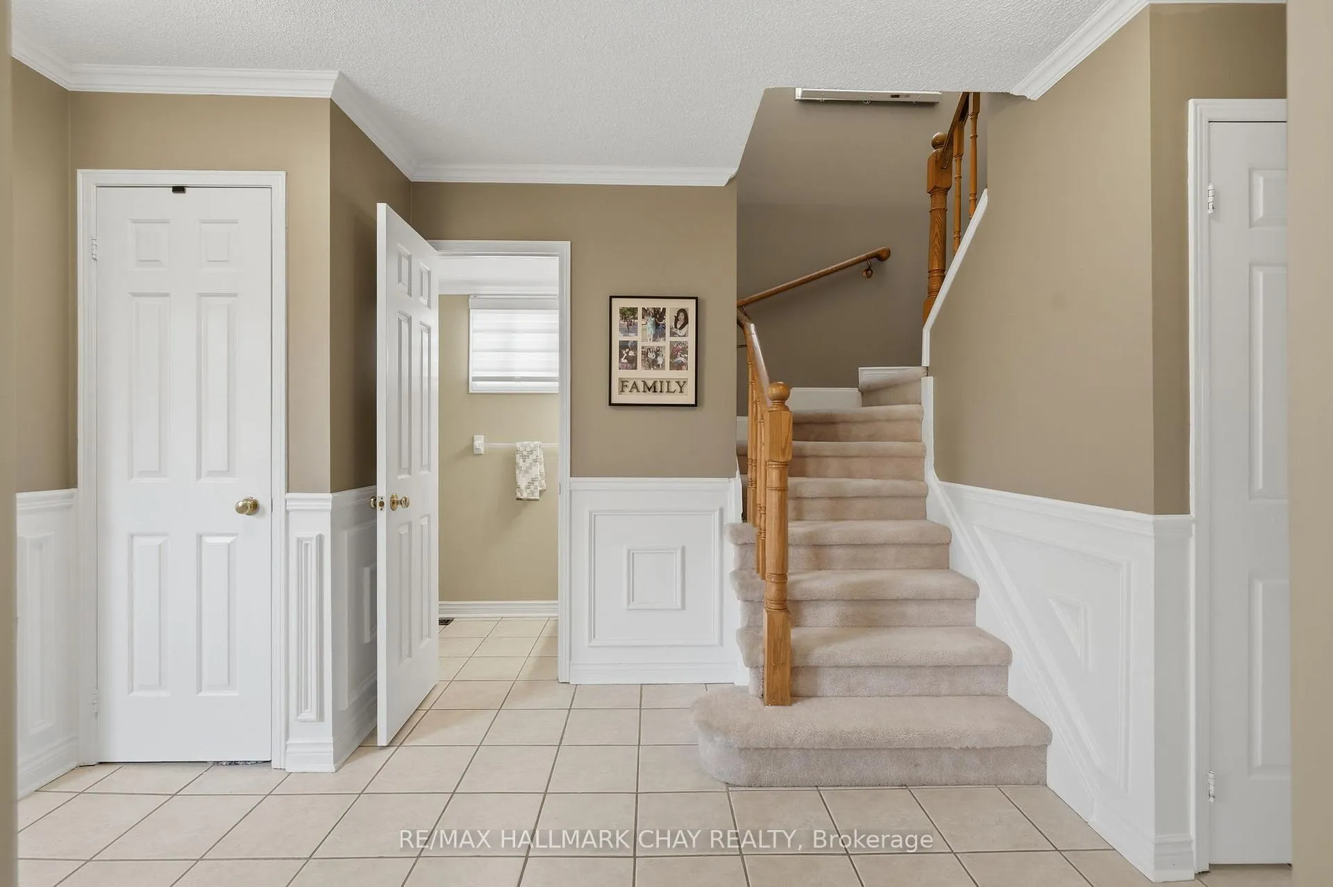 Photo 19 of 21 Carr Drive, Barrie, Letitia Heights — HOMEH