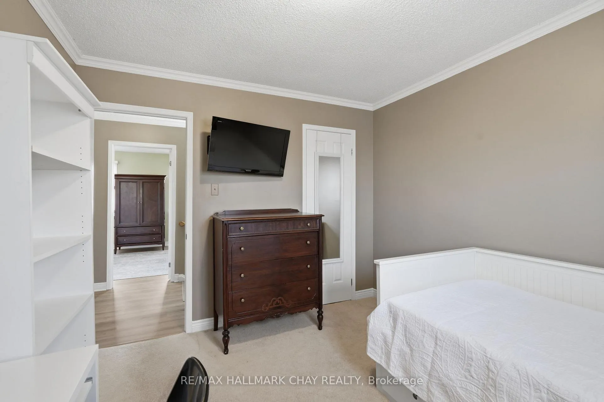 Photo 25 of 21 Carr Drive, Barrie, Letitia Heights — HOMEH